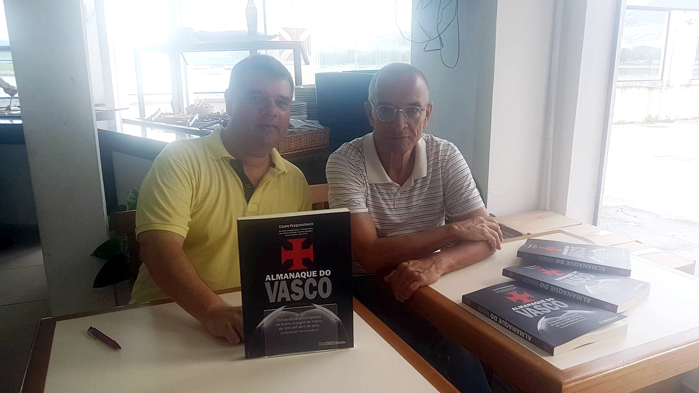 Almanaque do Vasco - ESTÁ À VENDA O ALMANAQUE DO VASCO — UM DOCUMENTO  HISTÓRICO FUNDAMENTAL PARA ENTENDER AS GLÓRIAS E CONQUISTAS DO GIGANTE DA  COLINA O Almanaque do Vasco é uma