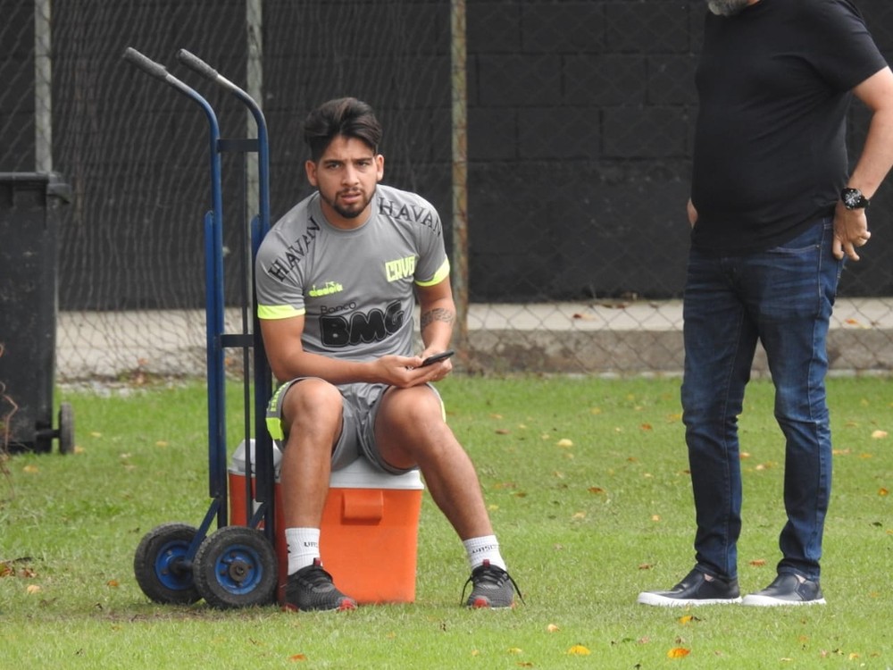 Martín Benítez realizou exercícios físicos no treino de quarta no Vasco