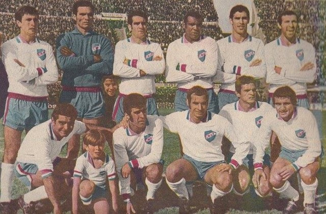 Nacional do Uruguai de 1970: Célio Taveira é o terceiro, agachado