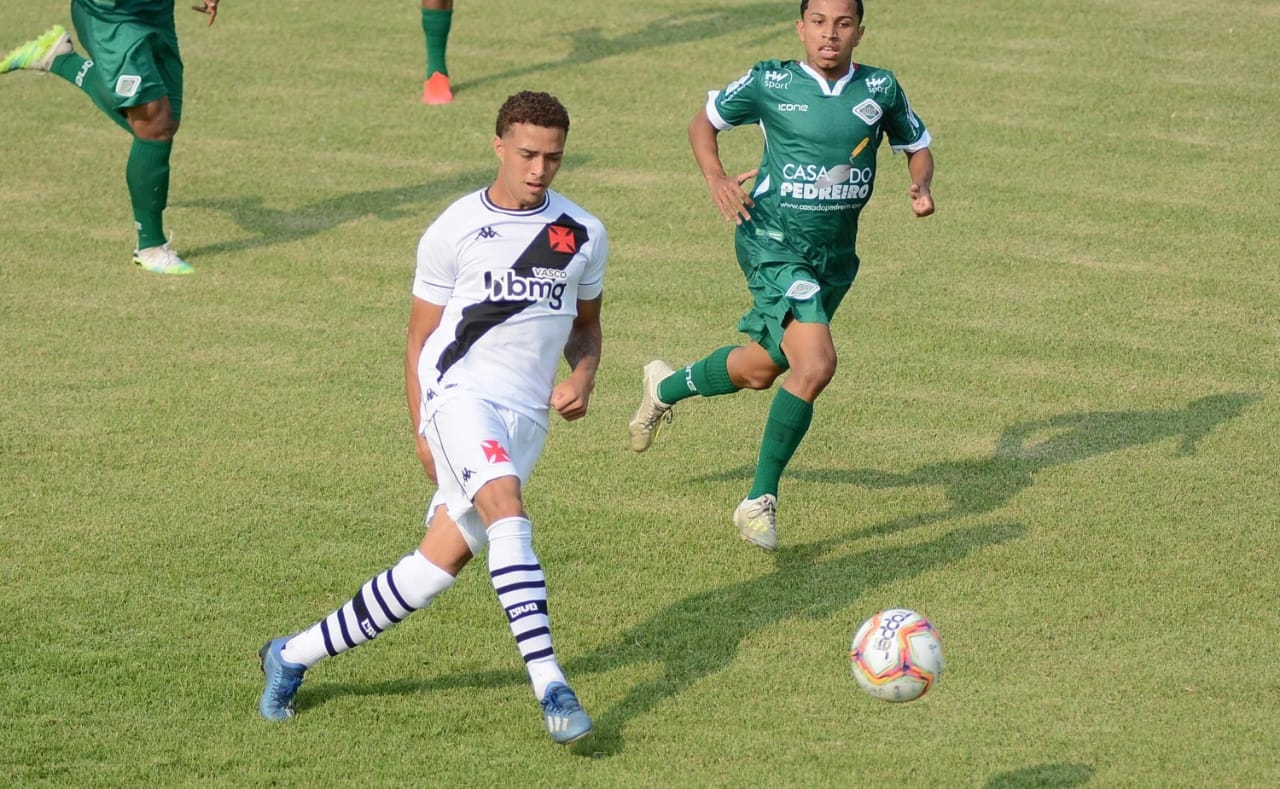 Figueiredo foi o autor de três gols na partida