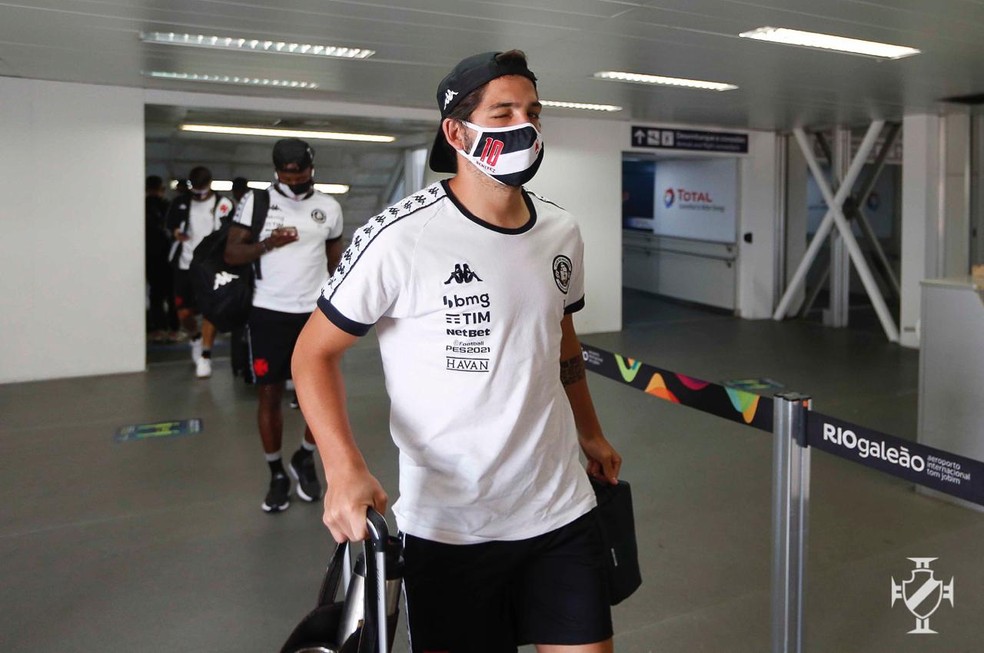 Benitez desembarcou no Recife juntamente com a delegação do Vasco