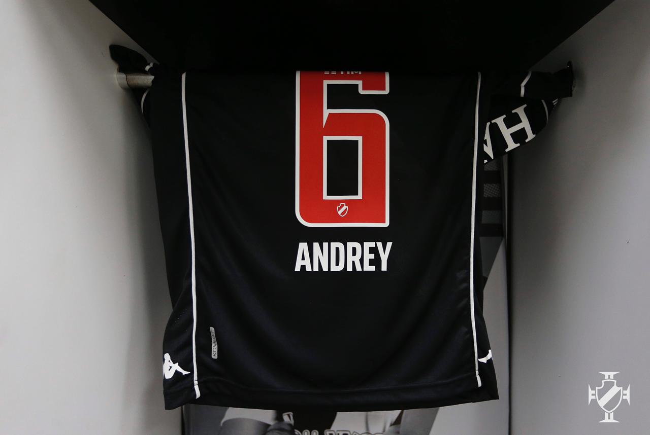 Andrey utiliza o número 6 na camisa neste domingo