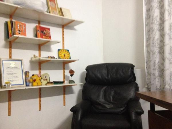 Sala de psicologia do Clube do Otimismo, no bairro do Méier