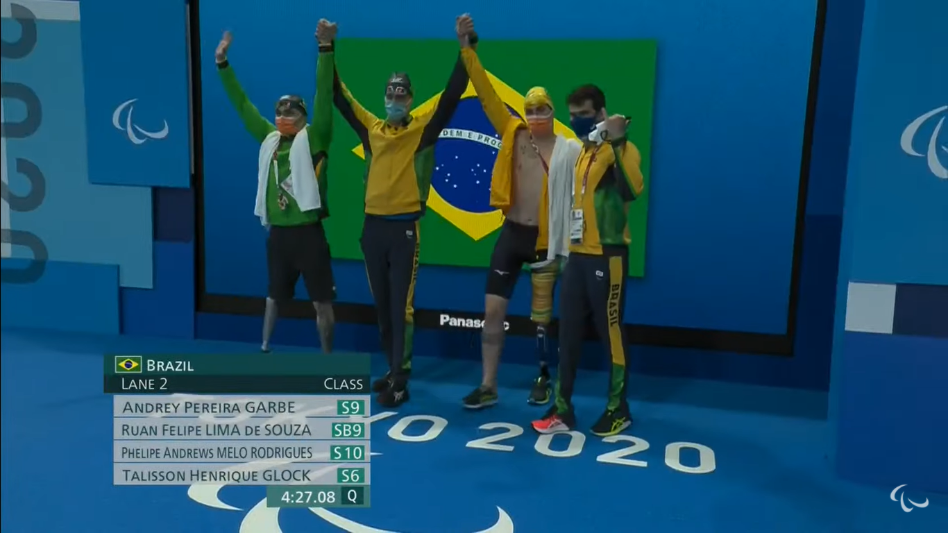 Revezamento 4x100m medley 34 pontos do Brasil