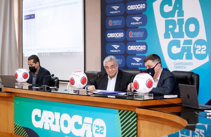 Presidente da FERJ, Rubens Lopes, e Marcelo Vianna, Diretor de Competições, comandaram a reunião do Conselho Arbitral que definiu a tabela do Carioca 2022