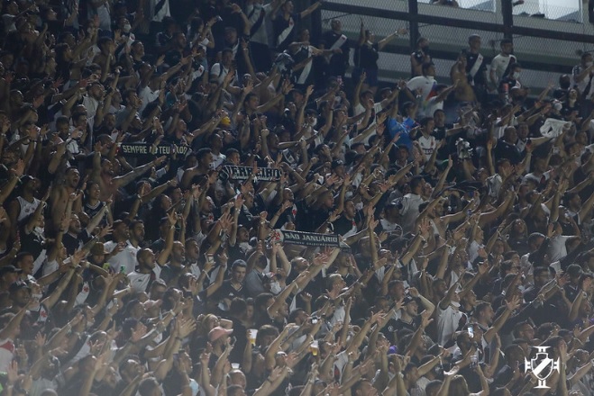 NETVASCO - Torcedor vascaíno poderá adquirir faixa do Vasco