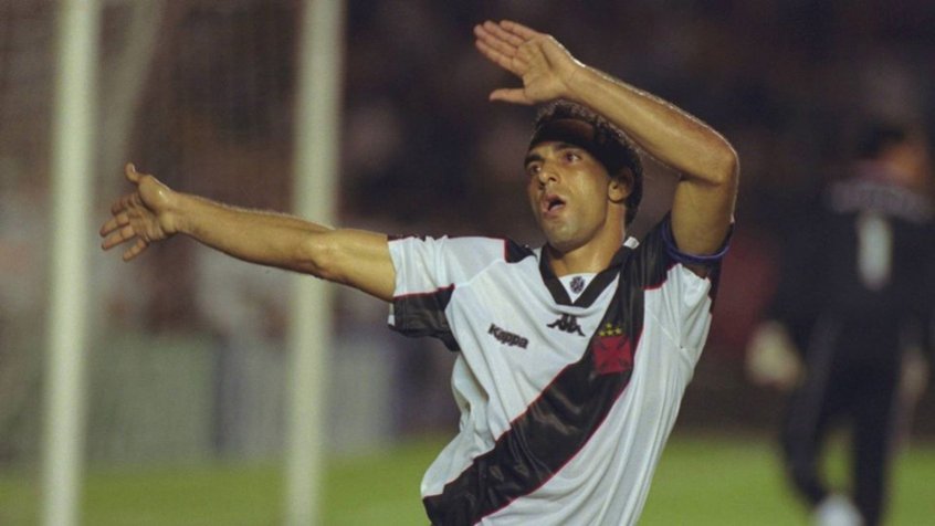 Edmundo e a histórica comemoração nos 4 a 1 sobre o Flamengo em 1997