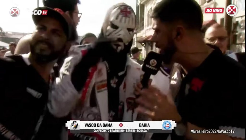 Torcedores são entrevistados, ao vivo, no pré-jogo na Barreira do Vasco