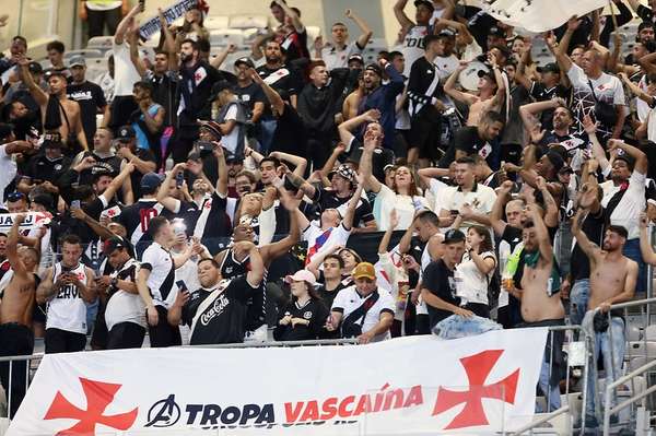 NETVASCO - Torcedor vascaíno poderá adquirir faixa do Vasco