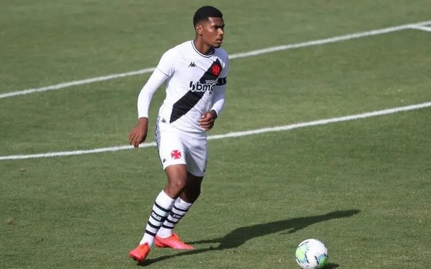 Zagueiro Erick Lima ficou no Vasco dos 14 aos 20 anos — Foto: Divulgação / Vasco da Gama