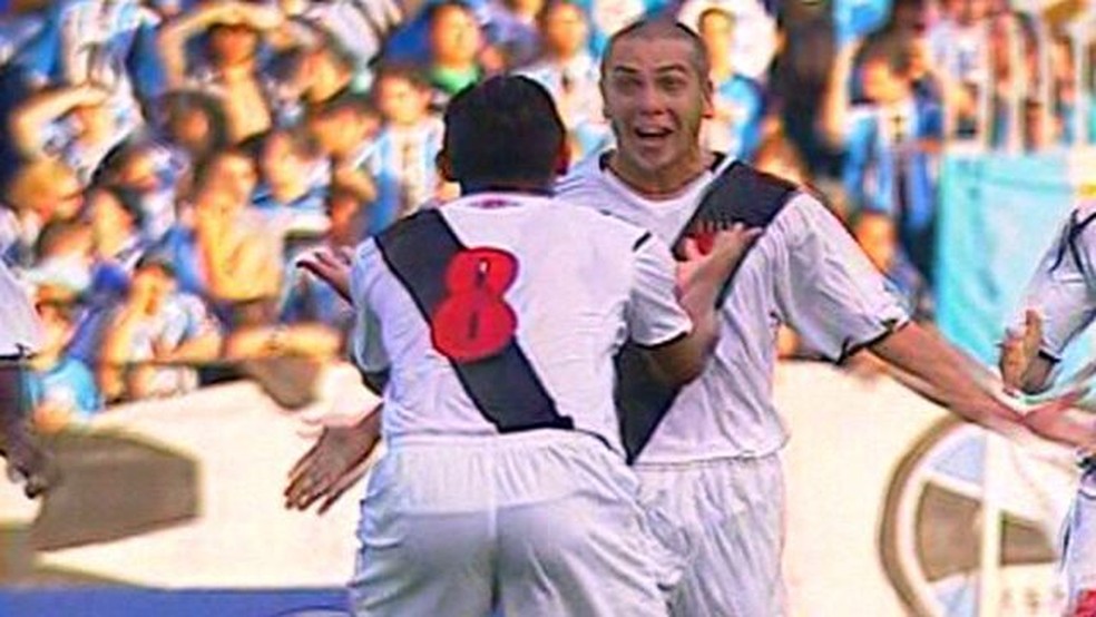 Alberoni comemora gol em Grêmio x Vasco, em 2006 — Foto: Reprodução