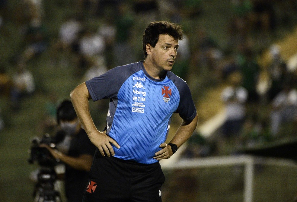 Fernando Diniz na época em que foi treinador do Vasco — Foto: Marcos Riboli