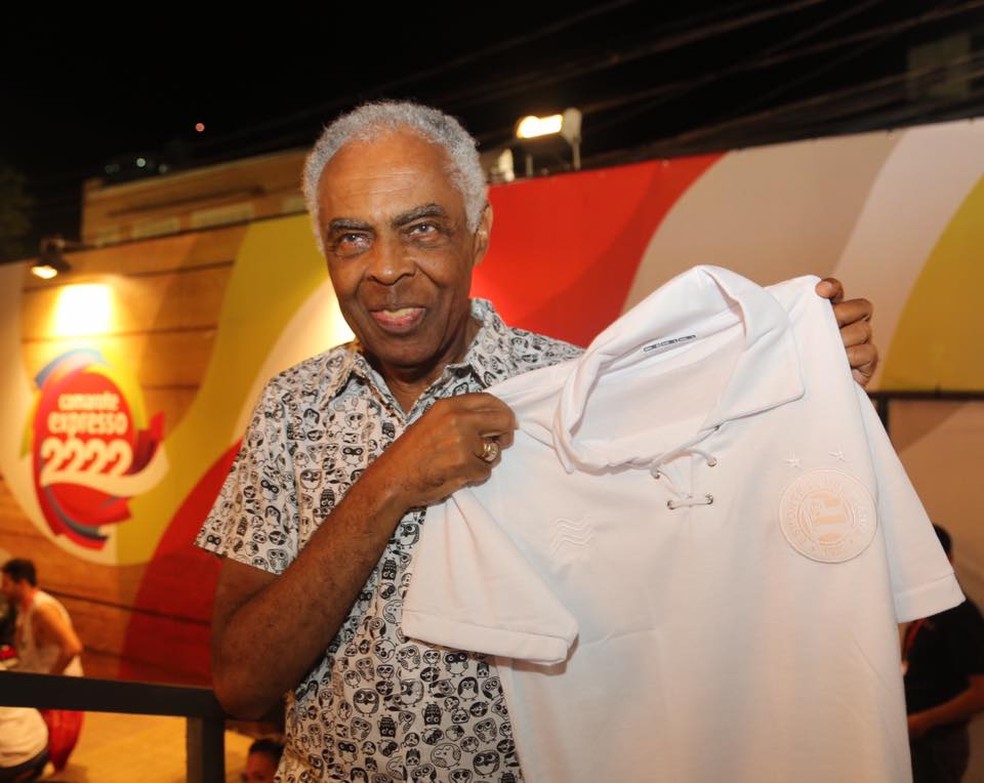 Gilberto Gil com camisa do Bahia — Foto: Fábio Couto