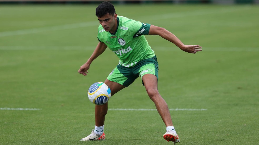 Bruno Rodrigues durante jogo-treino entre Palmeiras e São Caetano — Foto: Cesar Greco