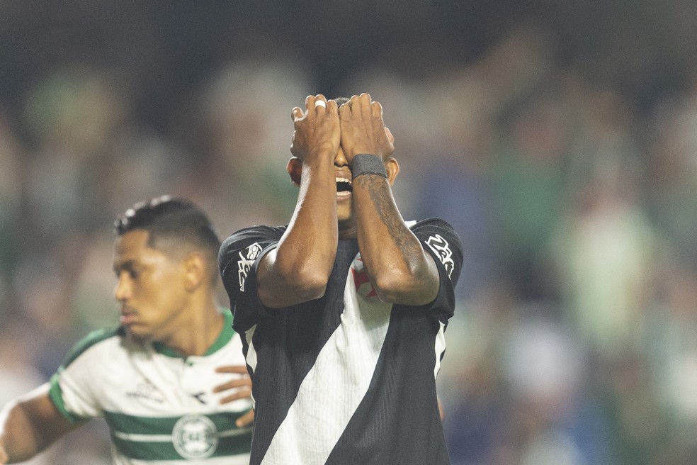 Coritiba x Vasco — Foto: Hedeson Alves/AGIF