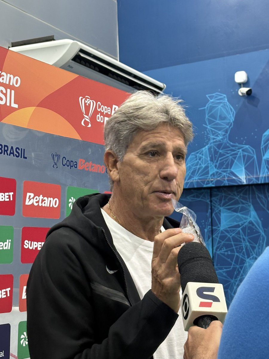 Renato Gaúcho se emociona ao falar da irmã Iris: técnico recebeu notícia do falecimento antes de embarcar para Belém