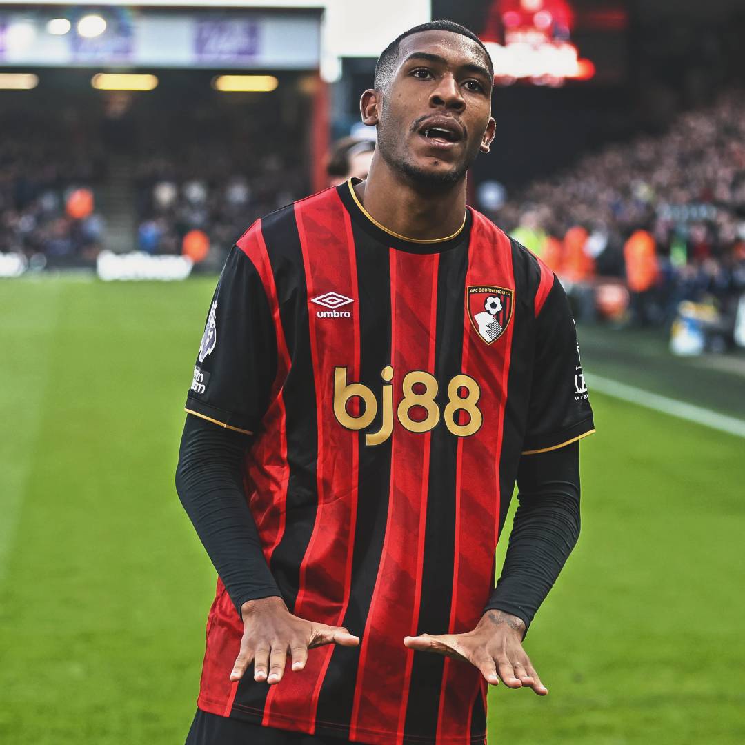 Rayan se torna o 2º brasileiro com mais participações em gols na Premier League desde sua estreia