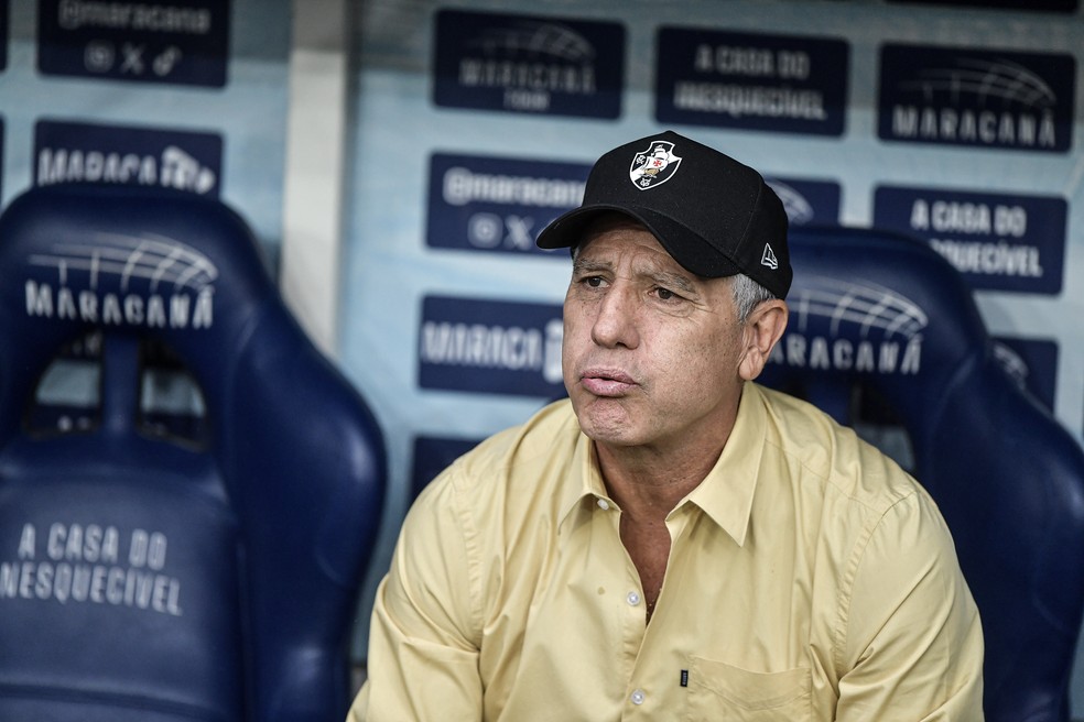 Renato Gaúcho elogia arbitragem após empate do Vasco com Flamengo no Maracanã