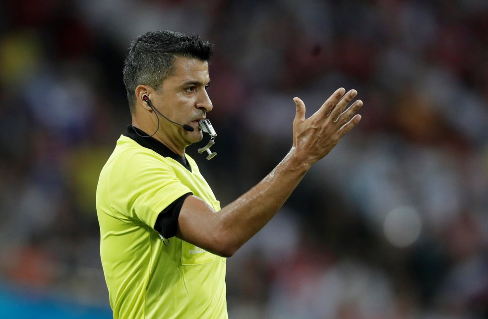 Sandro Meira Ricci apitou duas Copas do Mundo e foi comentarista no Sportv — Foto: REUTERS/Henry Romero