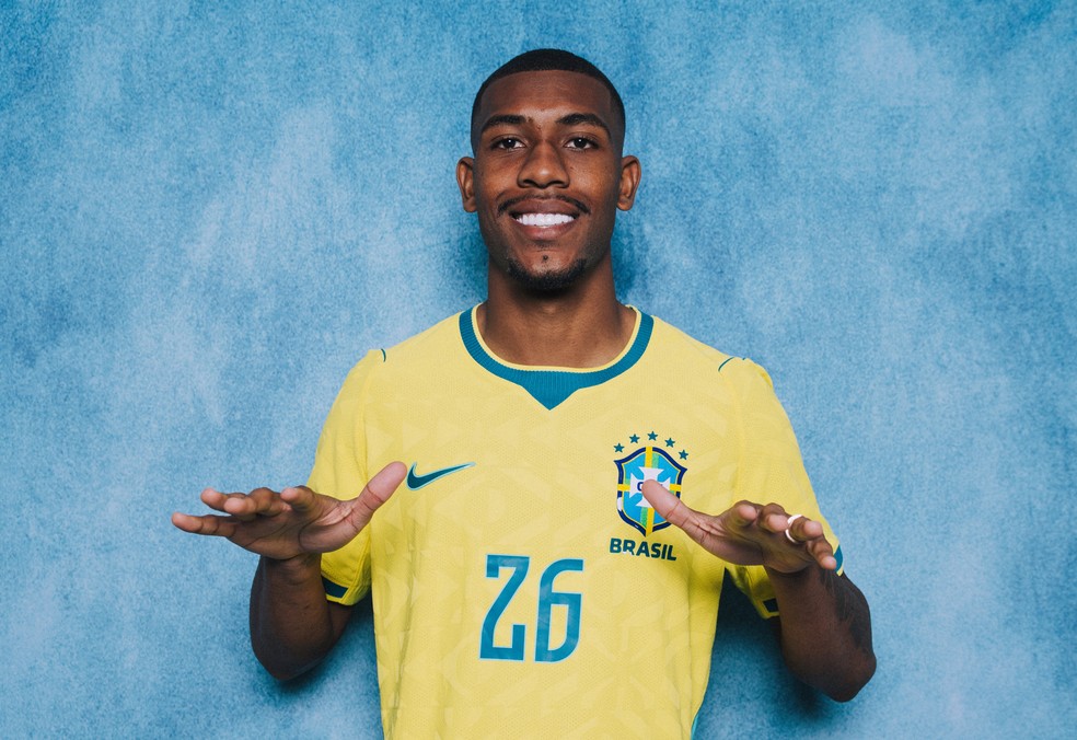 Rayan posa para ensaio do Brasil para a Copa do Mundo — Foto: Getty Images