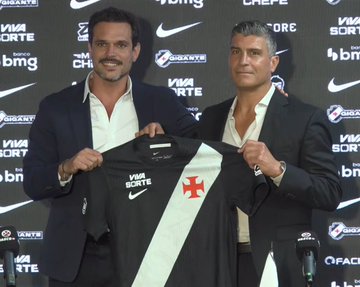 Pedro Emanuel é apresentado no CT Moacyr Barbosa e revela ligação familiar com o Vasco