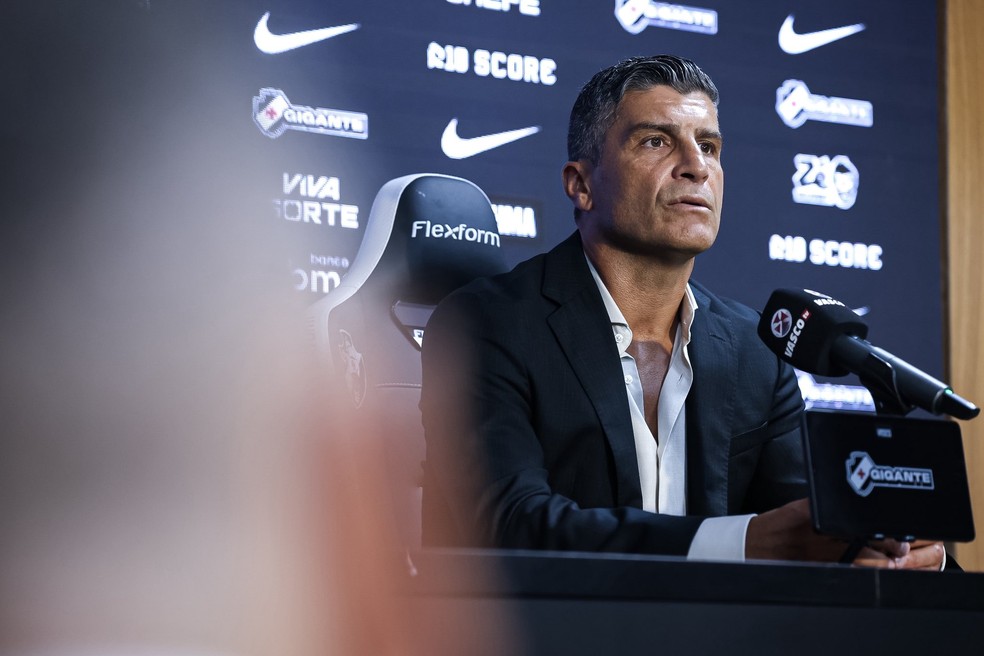 Andrés Gómez não tem presença garantida no time titular contra o Vitória