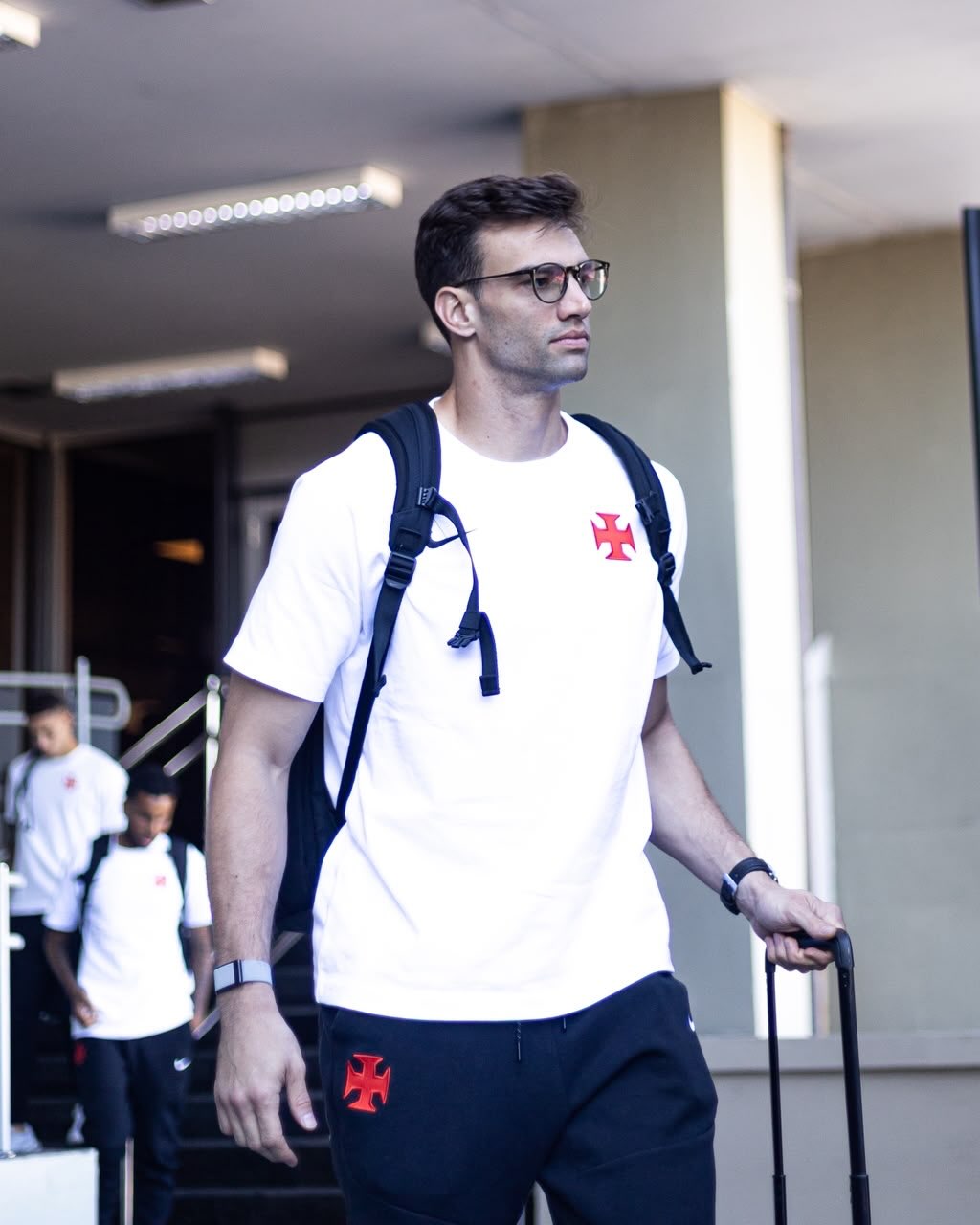Elenco do Vasco embarca para Medellín e treinará no CT do Atlético Nacional