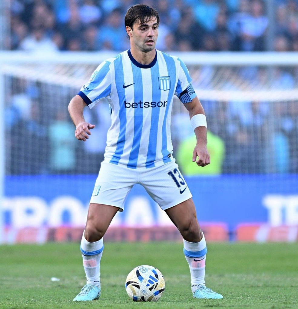 Vasco pediu que Santiago Sosa não entrasse em campo pelo Racing neste sábado