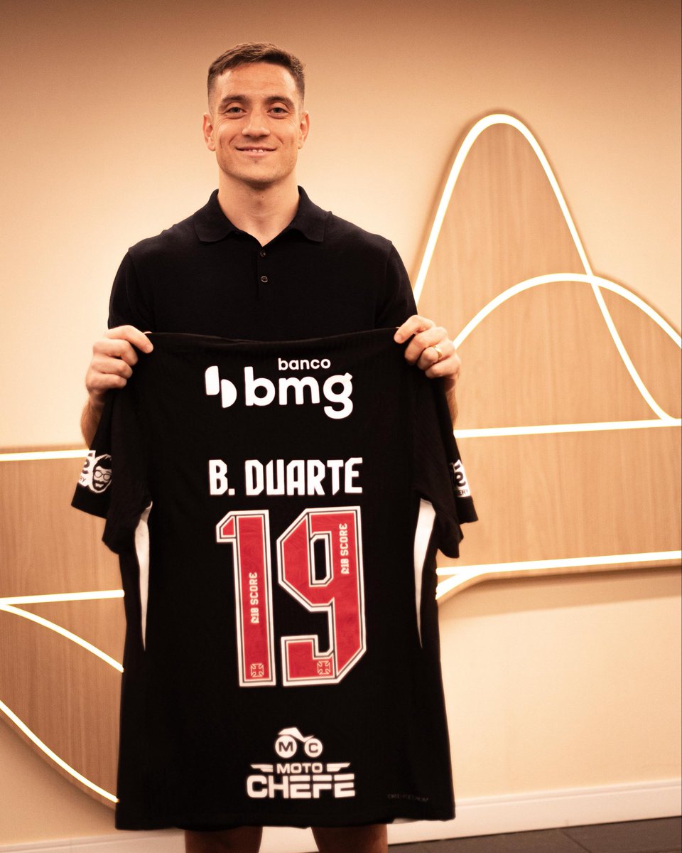 Veja os números de Bruno Duarte pelo Estrela Vermelha