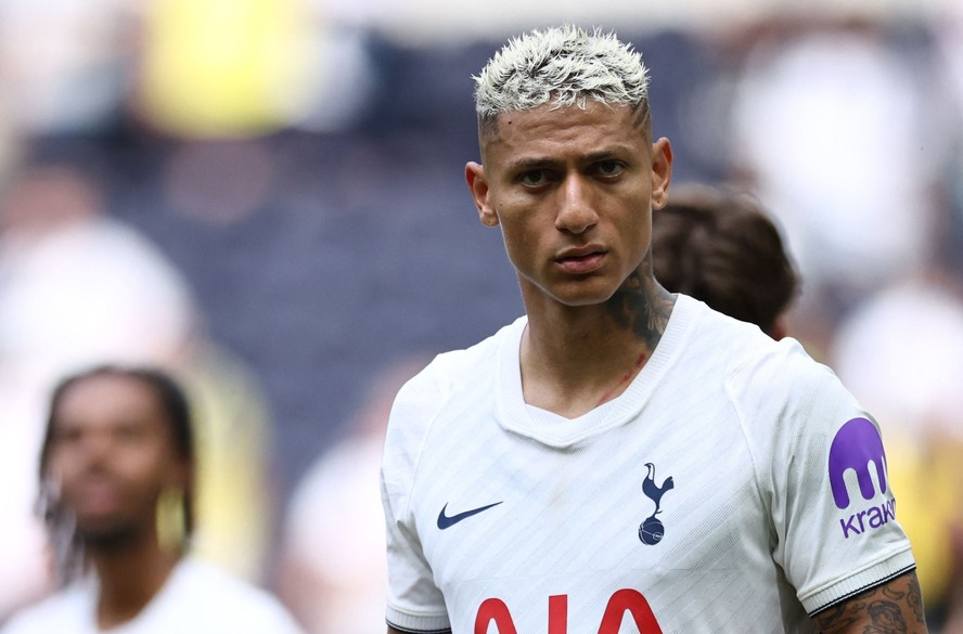 Vasco e Richarlison se acertam sobre a possibilidade de saída no fim do ano; falta aceite do Tottenham